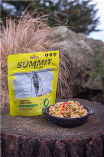 Summit To Eat Smažená rýže s kuřecím masem